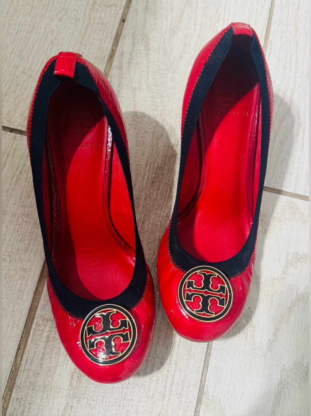 Tory Burch Red Women's Ballet Flats with Gold Emblem